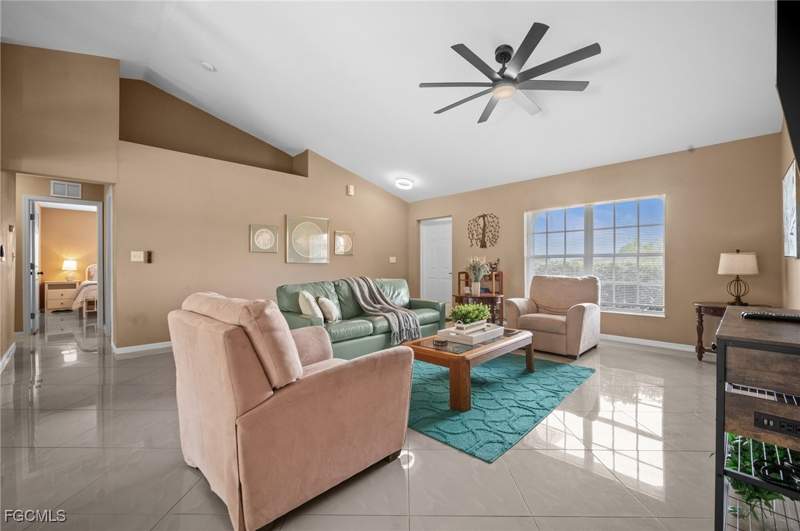 4 bedroom SingleFamilyResidence at 1214 SW Santa Barbara Pl, Cape Coral, Cape Coral — photo 4