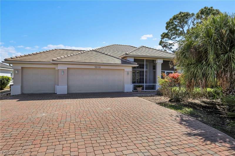 4 bedroom SingleFamilyResidence at 5010 Key Largo Ln, Admirals Point, Punta Gorda — photo 2