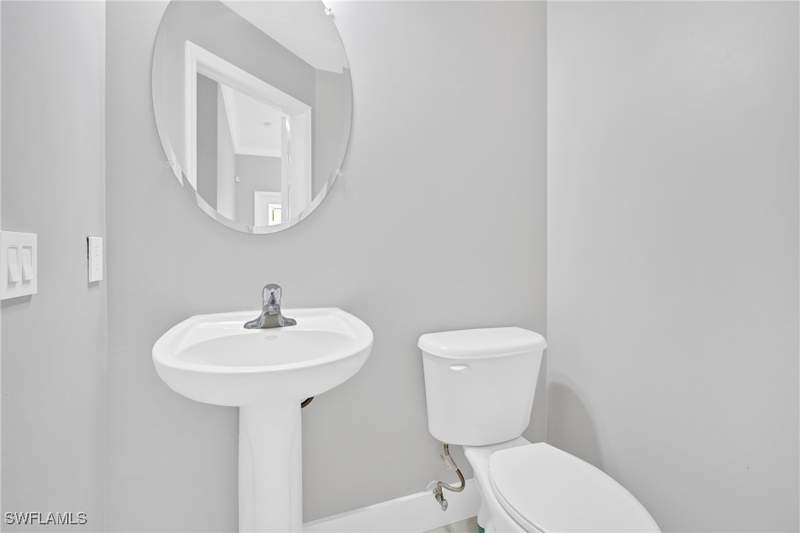 4 bedroom SingleFamilyResidence at 2822 Inlet Cove Ln W, Valencia Lakes, Naples — photo 4