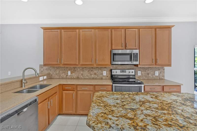 4 bedroom SingleFamilyResidence at 2822 Inlet Cove Ln W, Valencia Lakes, Naples — photo 5