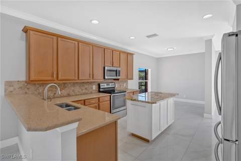 2822 Inlet Cove Ln W, Naples FL - photo 6 of 27
