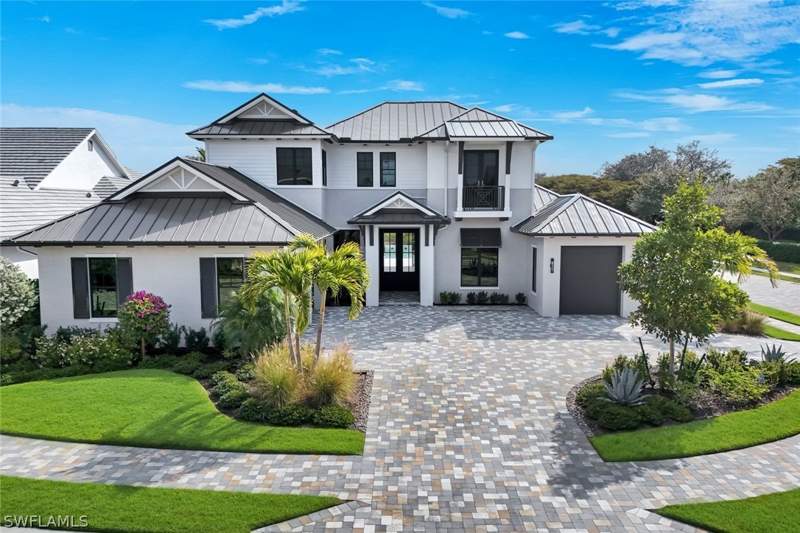 4 bedroom SingleFamilyResidence at 16728 Enclave Cir, The Enclave Of Distinction, Naples — photo 3