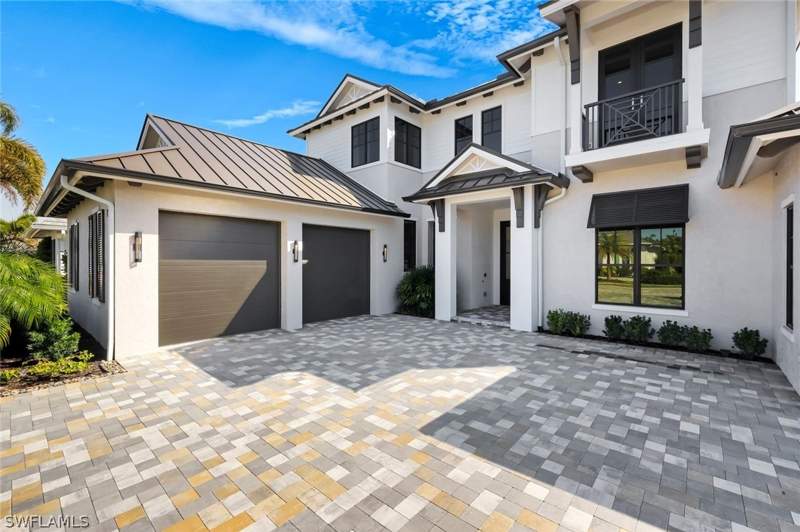 4 bedroom SingleFamilyResidence at 16728 Enclave Cir, The Enclave Of Distinction, Naples — photo 4