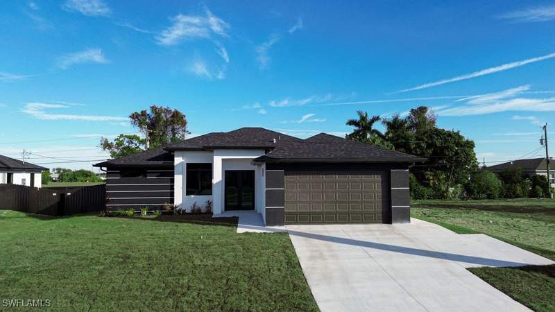 3 bedroom SingleFamilyResidence at 405 Kismet Pkwy E, Cape Coral, Cape Coral — photo 2