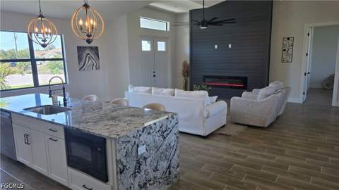 385 Paulcrest Ave, Lehigh Acres FL - photo 8 of 31