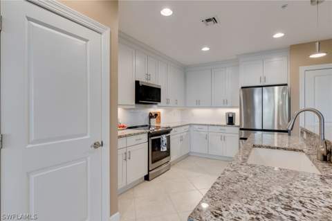 15184 Butler Lake Dr 101, Naples FL - photo 10 of 38