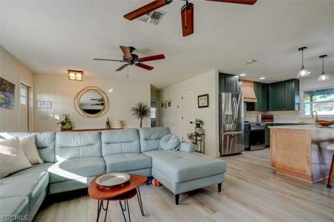 305 SE 14th Ter, Cape Coral FL - photo 11 of 44
