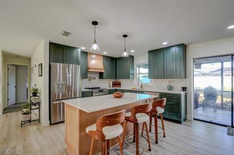 305 SE 14th Ter, Cape Coral FL - photo 13 of 44