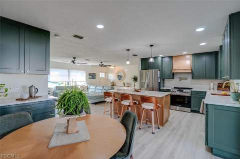 305 SE 14th Ter, Cape Coral FL - photo 20 of 44