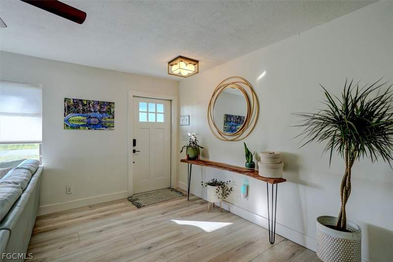 3 bedroom SingleFamilyResidence at 305 SE 14th Ter, Cape Coral, Cape Coral — photo 5