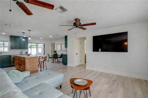 305 SE 14th Ter, Cape Coral FL - photo 7 of 44