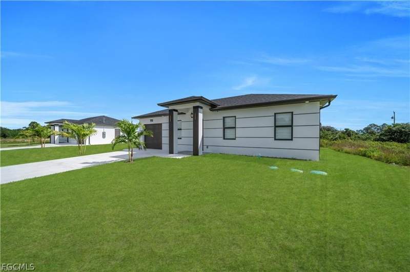 3 bedroom SingleFamilyResidence at 711 Roma Ave S, Lehigh Acres, Lehigh Acres — photo 2