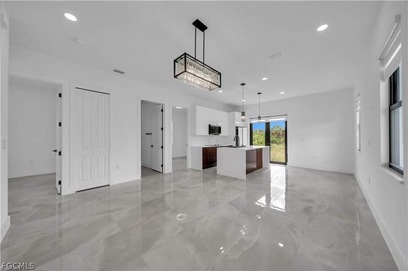 3 bedroom SingleFamilyResidence at 711 Roma Ave S, Lehigh Acres, Lehigh Acres — photo 5