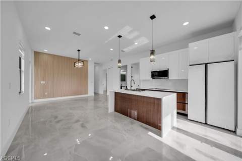 711 Roma Ave S, Lehigh Acres FL - photo 8 of 38
