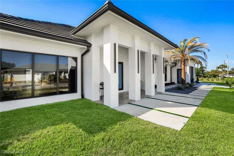 3 bedroom SingleFamilyResidence at 10771 6th St, Naples Park, Naples — photo 4