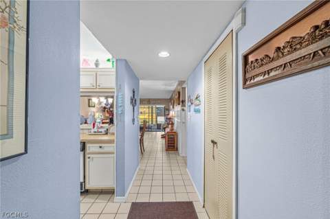 9305 Lake Park Dr 102, Fort Myers FL - photo 8 of 37