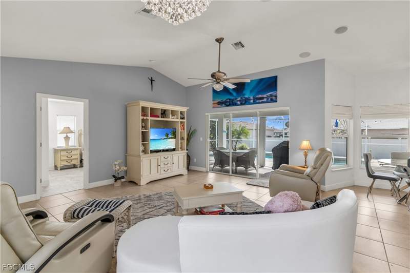3 bedroom SingleFamilyResidence at 310 SE 47th St, Cape Coral, Cape Coral — photo 4