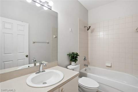 4117 Bellasol Cir 124, Fort Myers FL - photo 22 of 30