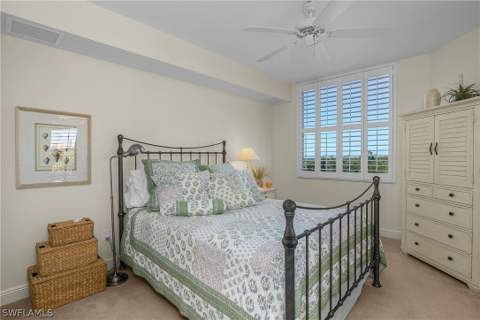7225 Pelican Bay Blvd 402, Naples FL - photo 24 of 38