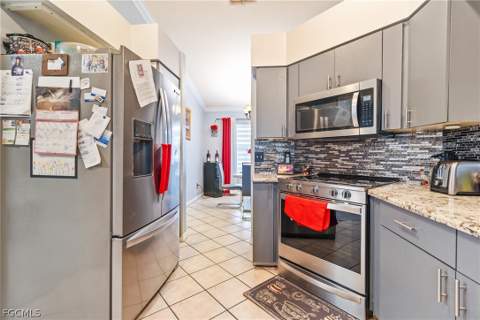 32 Lincoln Ave, Lehigh Acres FL - photo 11 of 31
