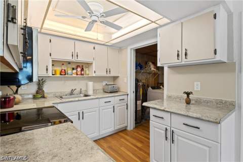 579 13th St N, Naples FL - photo 6 of 38