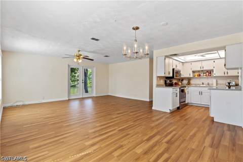 579 13th St N, Naples FL - photo 7 of 38
