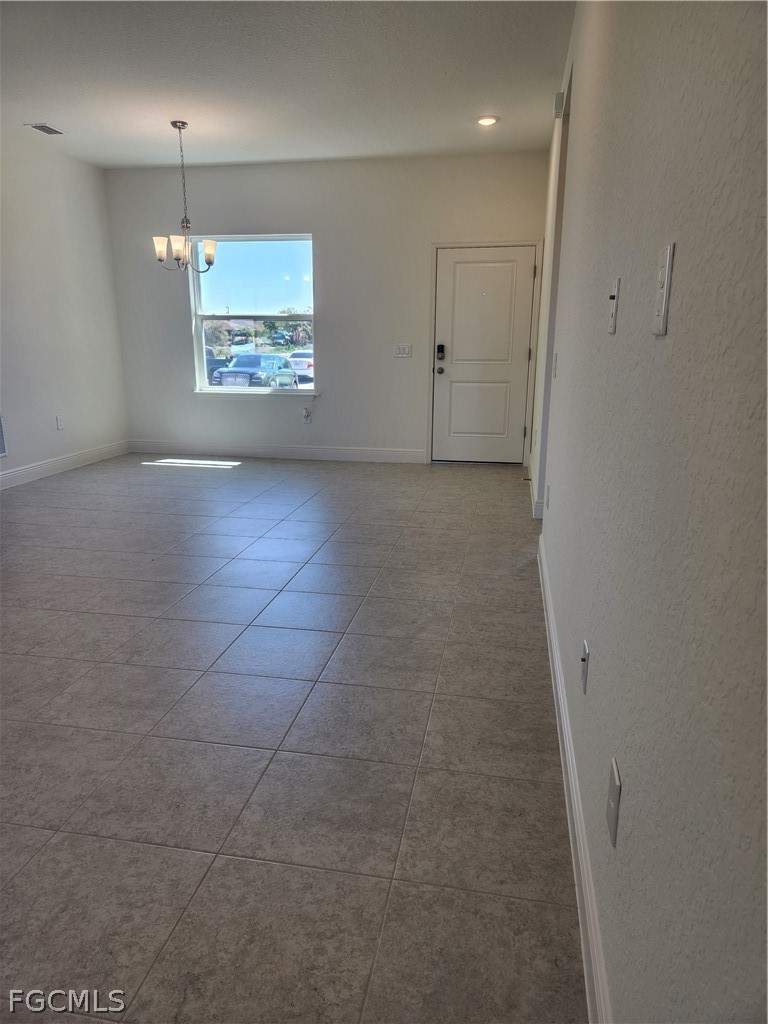3 bedroom SingleFamilyResidence at 3900 28th St SW, Lehigh Acres, Lehigh Acres — photo 4