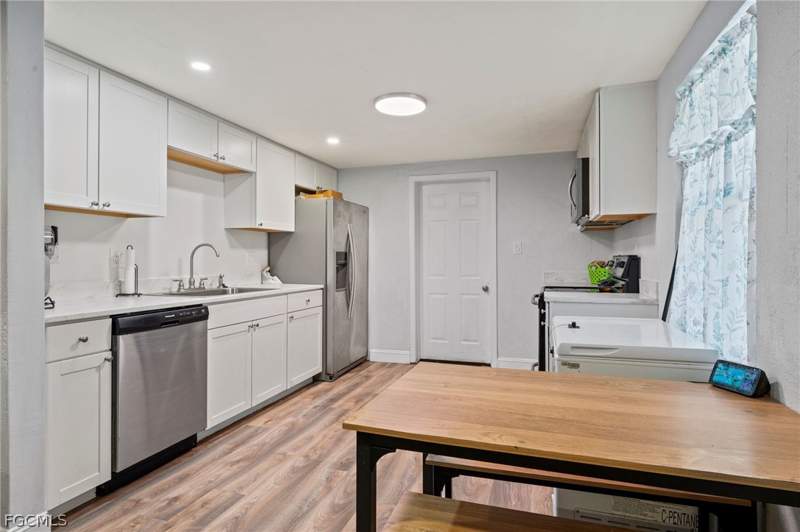 3 bedroom SingleFamilyResidence at 260 Delray Ave, Russell Park, Fort Myers — photo 3