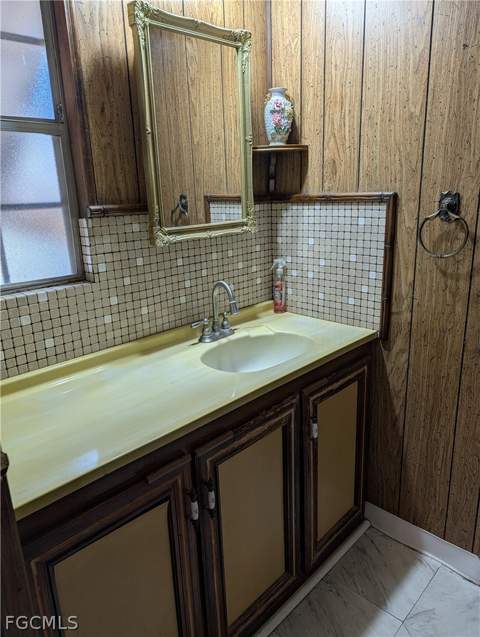 807 Holly Berry Ct, North Fort Myers FL - photo 17 of 48