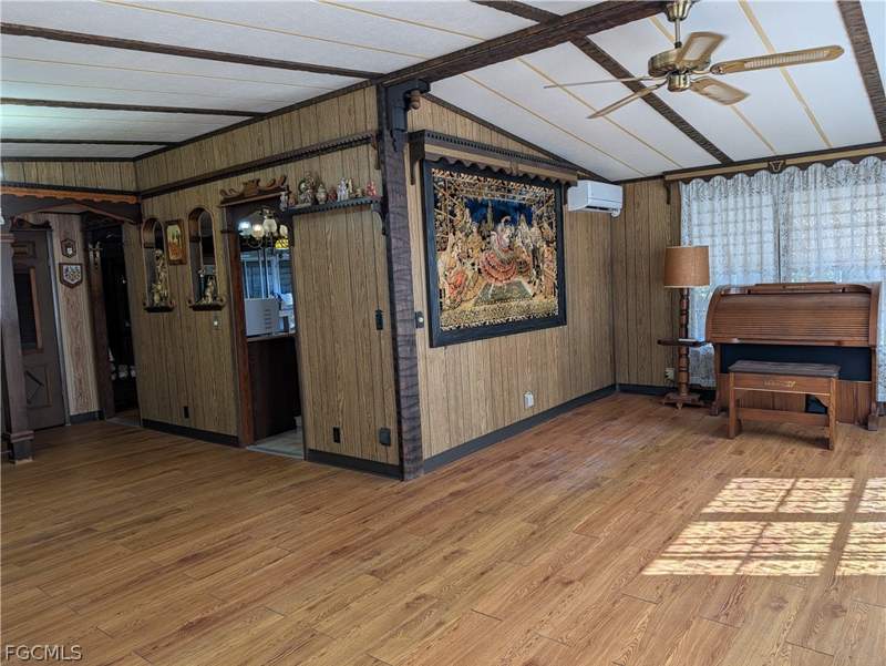 3 bedroom ManufacturedHome at 807 Holly Berry Ct, Forest Park Mobile Home, North Fort Myers — photo 5