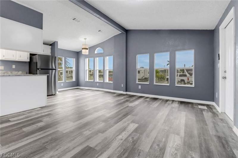 2 bedroom ManufacturedHome at 19681 Summerlin Rd 354, Palmetto Palms R V, Fort Myers — photo 3