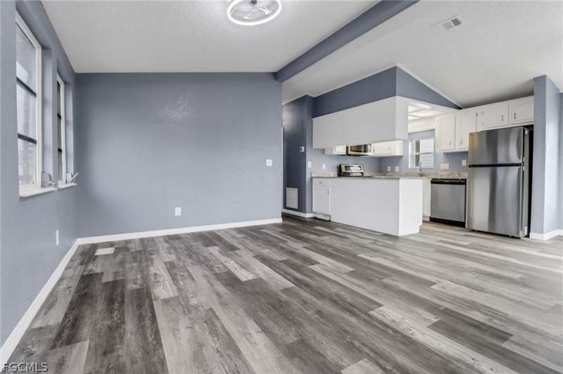 2 bedroom ManufacturedHome at 19681 Summerlin Rd 354, Palmetto Palms R V, Fort Myers — photo 4