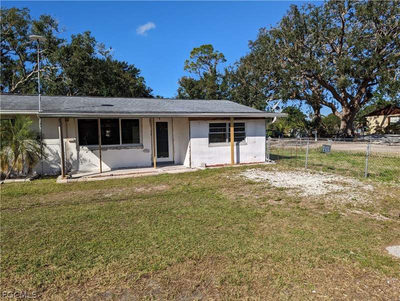 2 bedroom SingleFamilyResidence at 1802 Atlantic Ave, Palmona Park, North Fort Myers — photo 2