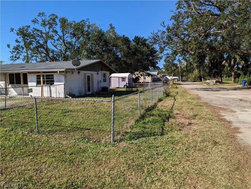 2 bedroom SingleFamilyResidence at 1802 Atlantic Ave, Palmona Park, North Fort Myers — photo 3