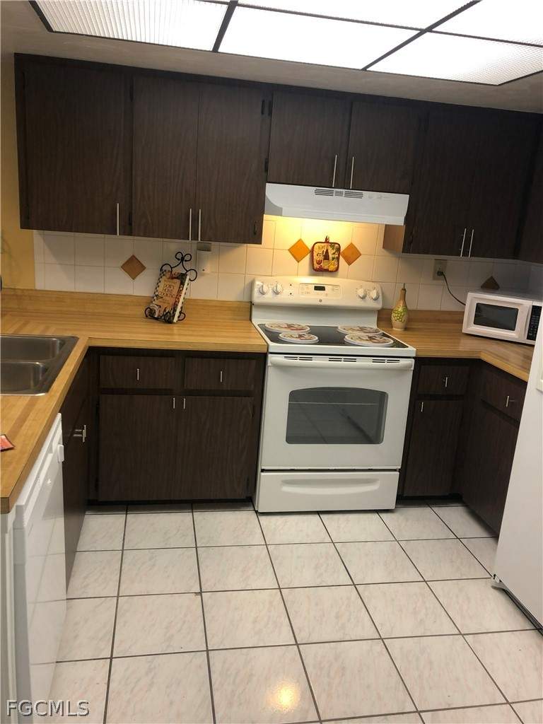 1 bedroom Attached at 1031 SE 9th St 4, Cape Coral, Cape Coral — photo 4
