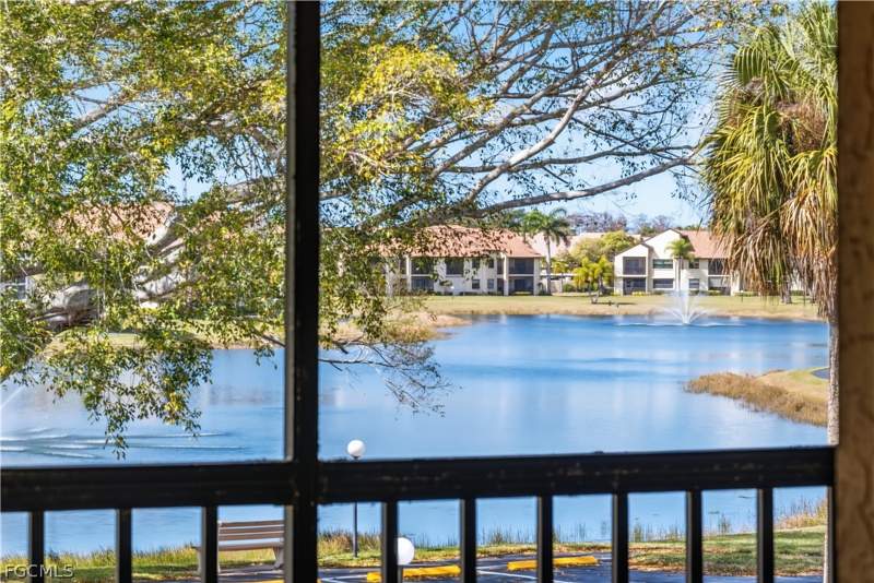 2 bedroom Condominium at 8340 Charter Club Cir 9, Club At Crystal Lake Condominium, Fort Myers — photo 4