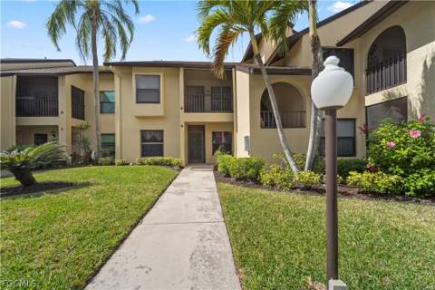 8340 Charter Club Cir 9, Fort Myers FL - photo 7 of 39