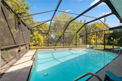 913 SE 26th Ter, Cape Coral FL - photo 10 of 50