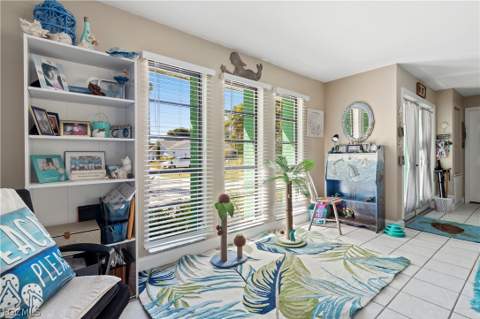 913 SE 26th Ter, Cape Coral FL - photo 16 of 50