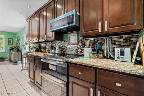 913 SE 26th Ter, Cape Coral FL - photo 23 of 50