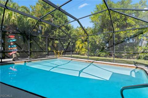 913 SE 26th Ter, Cape Coral FL - photo 9 of 50