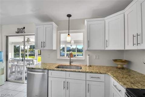 3018 SE 18th Pl, Cape Coral FL - photo 15 of 37