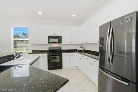 1945 Isla De Palma Cir, Naples FL - photo 18 of 50