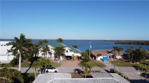 22 Bayview Blvd, Fort Myers Beach FL - photo 6 of 23