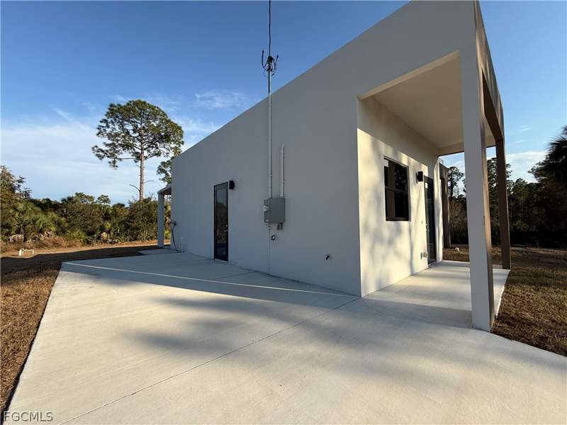 2 bedroom SingleFamilyResidence at 133 Nacelle Ave S, Lehigh Acres, Lehigh Acres — photo 4