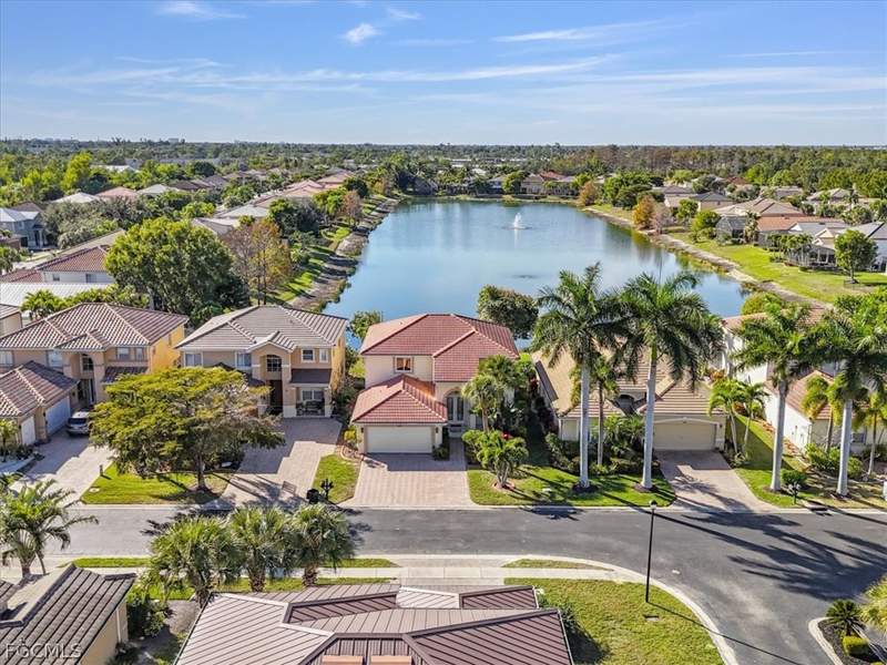 5 bedroom SingleFamilyResidence at 11681 Plantation Preserve Cir S, Plantation Preserve, Fort Myers — photo 4