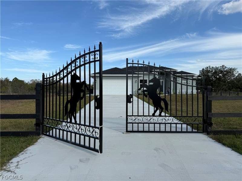 3 bedroom SingleFamilyResidence at 665 N Olivo St, Montura Ranch Estates, Clewiston — photo 3