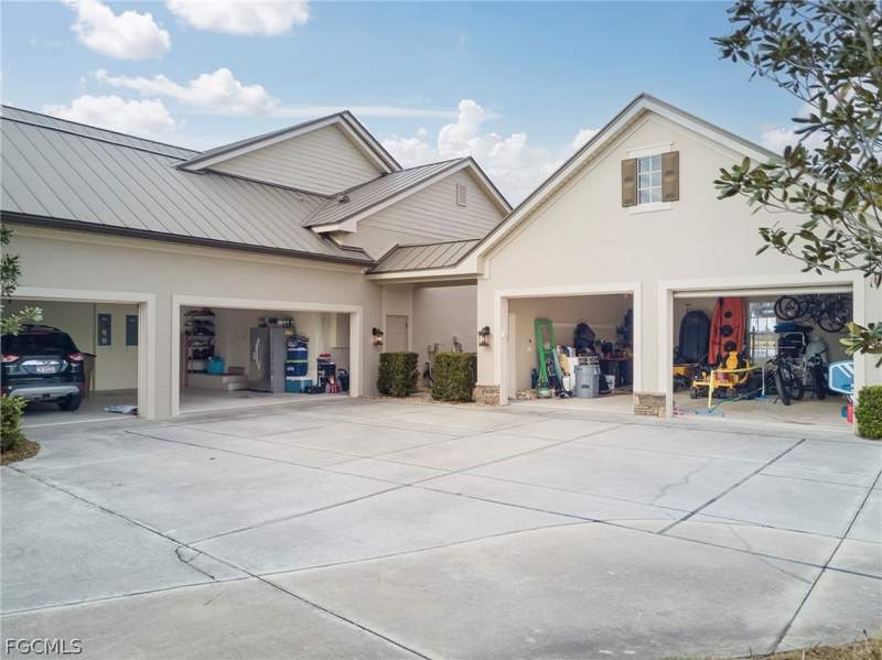 4 bedroom SingleFamilyResidence at 2131 Silk Bay Blvd, Caloosa Preserve, Alva — photo 4