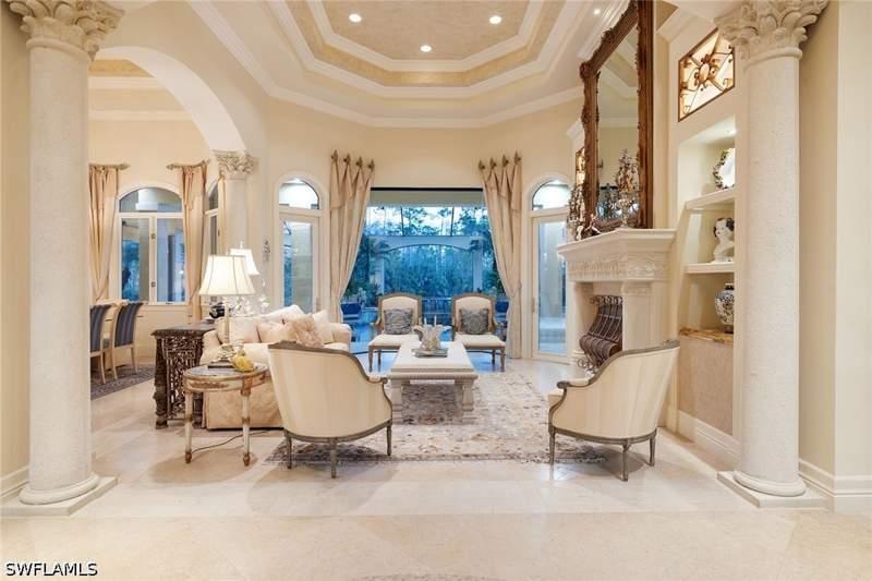 4 bedroom SingleFamilyResidence at 15192 Brolio Way, Padova, Naples — photo 2