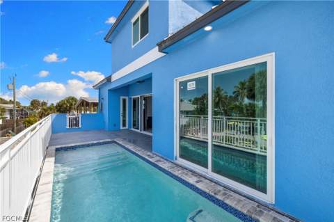 137 Hibiscus Dr, Fort Myers Beach FL - photo 19 of 50
